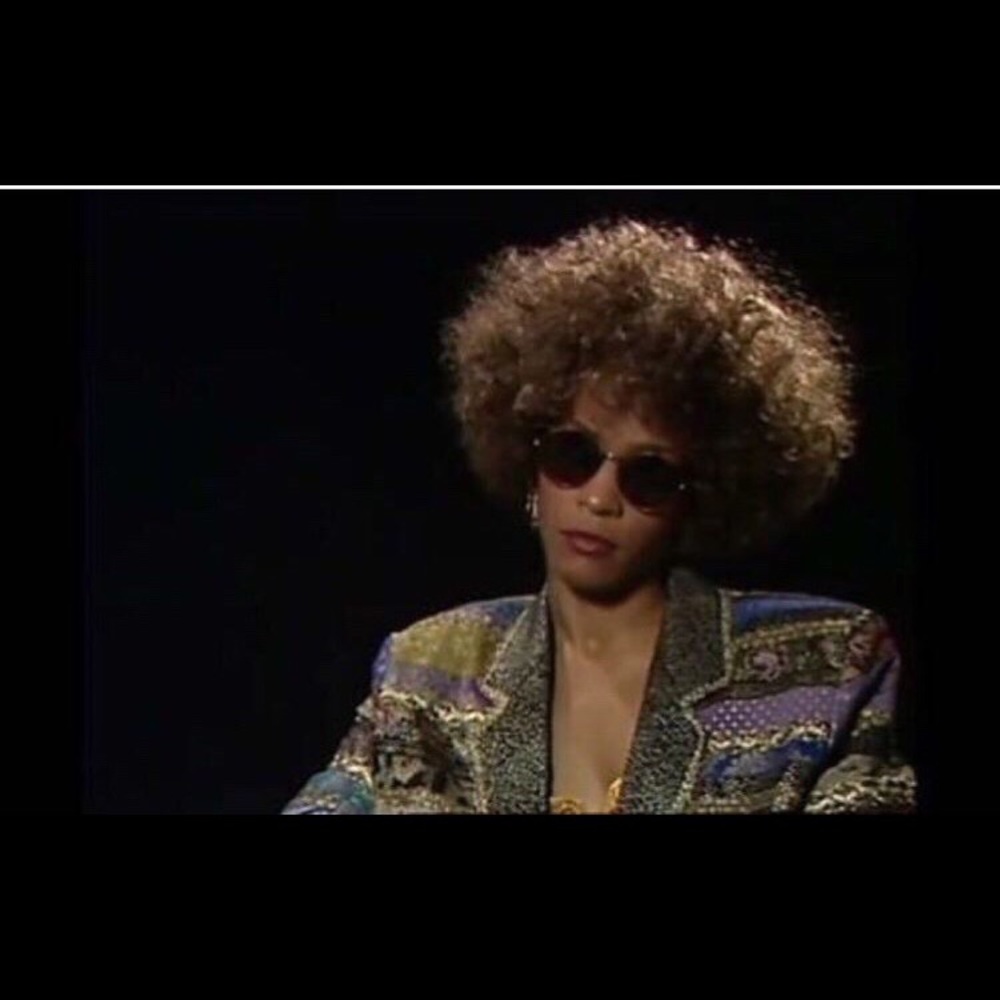 Meet your Posher, Tee